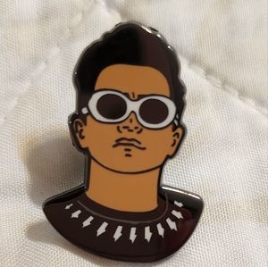 Enamel pin